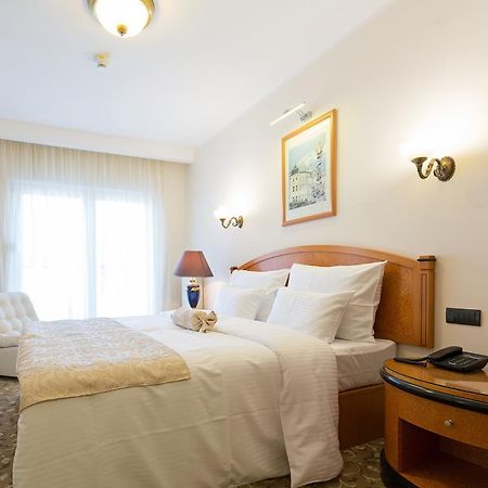 Hotel Sterling Garni Belgrado Esterno foto