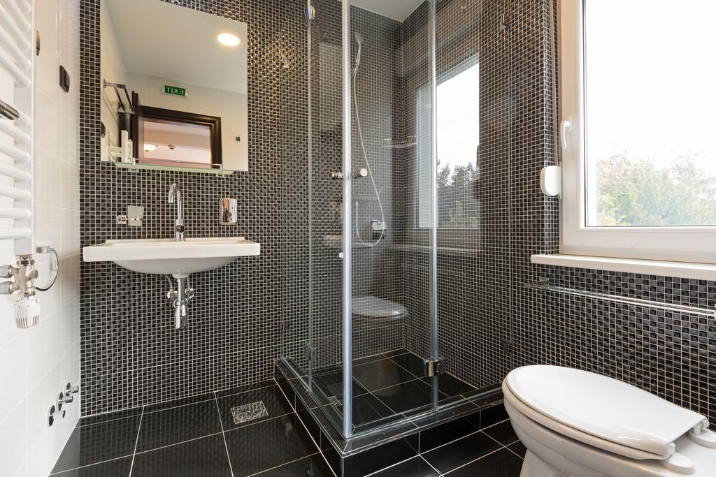 Hotel Sterling Garni Belgrado Esterno foto