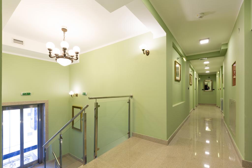 Hotel Sterling Garni Belgrado Esterno foto