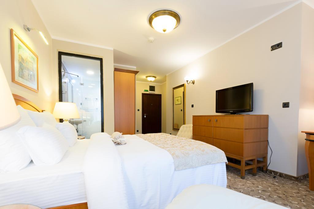 Hotel Sterling Garni Belgrado Esterno foto