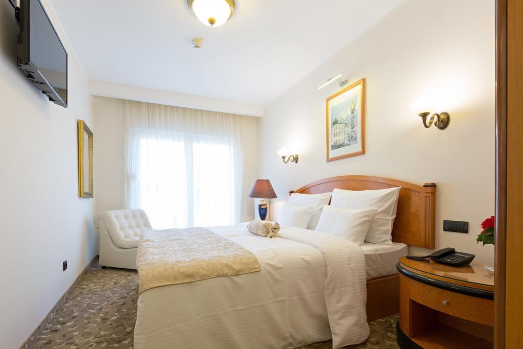 Hotel Sterling Garni Belgrado Esterno foto