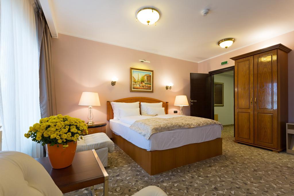 Hotel Sterling Garni Belgrado Esterno foto