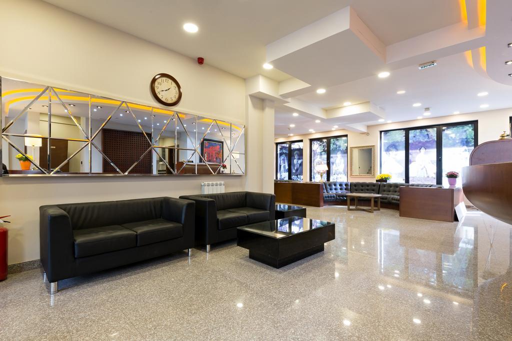 Hotel Sterling Garni Belgrado Esterno foto